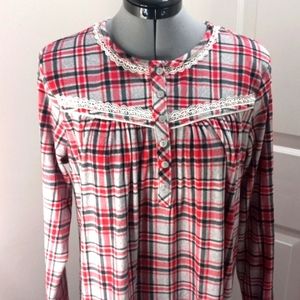 Secret Treasures Size med 8-10 Plaid maxi Gown.